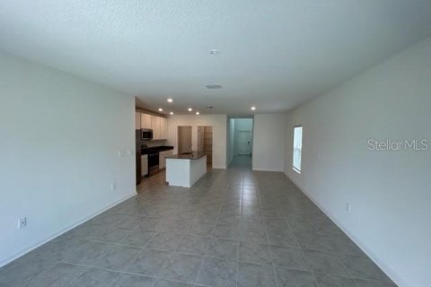 House in Davenport, Florida 5 bedrooms, 225.75 sq.m. № 1913471 - photo 11