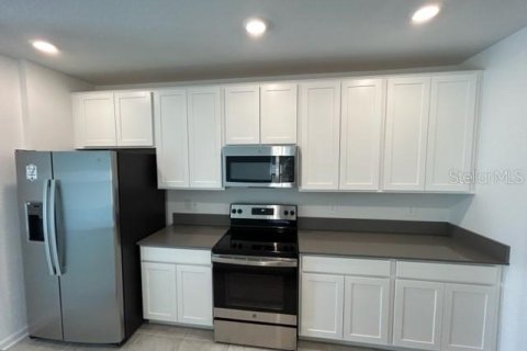 House in Davenport, Florida 5 bedrooms, 225.75 sq.m. № 1913471 - photo 8