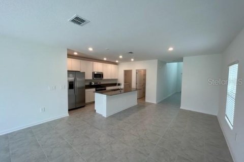 Casa en alquiler en Davenport, Florida, 5 dormitorios, 225.75 m2 № 1913471 - foto 12