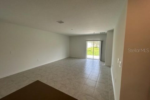 House in Davenport, Florida 5 bedrooms, 225.75 sq.m. № 1913471 - photo 10