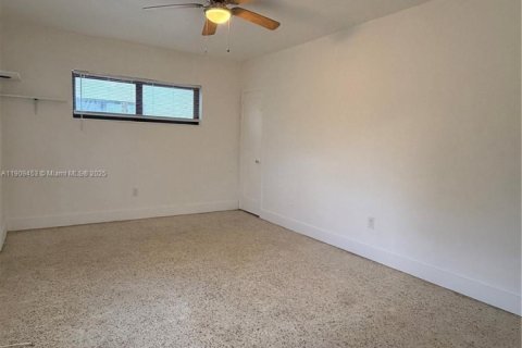 House in Miami, Florida 43.66 sq.m. № 1965337 - photo 5