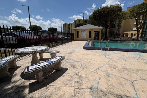 Condominio en alquiler en Miami, Florida, 2 dormitorios, 83.43 m2 № 2047796 - foto 22
