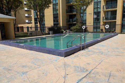 Condominio en alquiler en Miami, Florida, 2 dormitorios, 83.43 m2 № 2047796 - foto 20