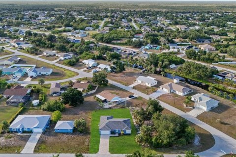 Casa en venta en Port Charlotte, Florida, 4 dormitorios, 151.99 m2 № 1757248 - foto 3