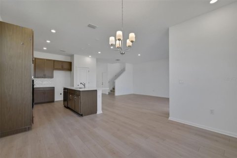 House in Tavares, Florida 4 bedrooms, 235.14 sq.m. № 1538833 - photo 8