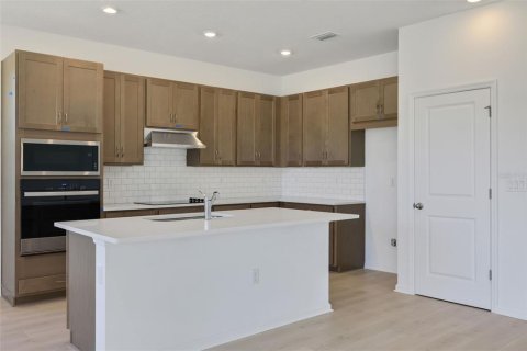 House in Tavares, Florida 4 bedrooms, 235.14 sq.m. № 1538833 - photo 11