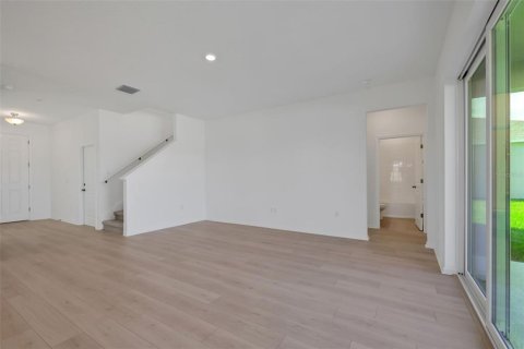 House in Tavares, Florida 4 bedrooms, 235.14 sq.m. № 1538833 - photo 6