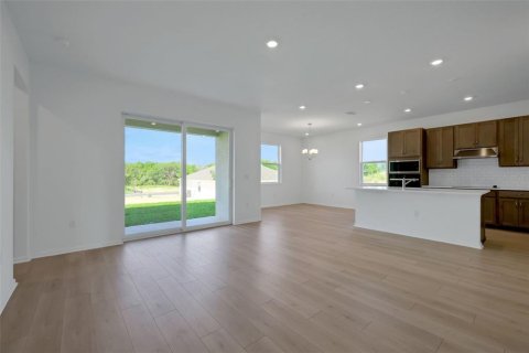 House in Tavares, Florida 4 bedrooms, 235.14 sq.m. № 1538833 - photo 9