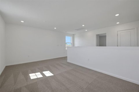House in Tavares, Florida 4 bedrooms, 235.14 sq.m. № 1538833 - photo 18