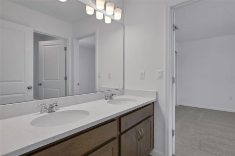 House in Tavares, Florida 4 bedrooms, 235.14 sq.m. № 1538833 - photo 25