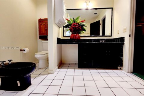 Casa en venta en Miami, Florida, 4 dormitorios, 267.65 m2 № 2007476 - foto 14