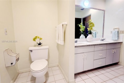 Casa en venta en Miami, Florida, 4 dormitorios, 267.65 m2 № 2007476 - foto 22