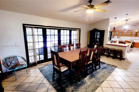 Casa en venta en Miami, Florida, 4 dormitorios, 267.65 m2 № 2007476 - foto 4