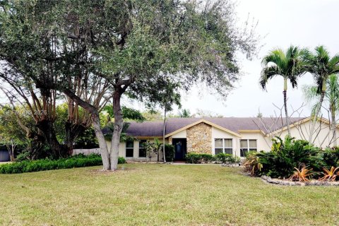 Casa en venta en Miami, Florida, 4 dormitorios, 267.65 m2 № 2007476 - foto 2