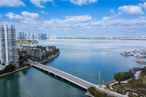 Condominio en venta en Miami Beach, Florida, 1 dormitorio, 71.35 m2 № 2025372 - foto 20