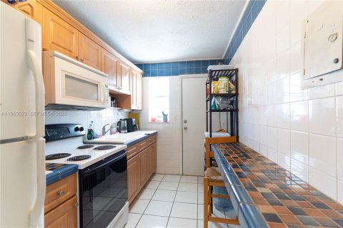 Condominio en venta en Miami Beach, Florida, 1 dormitorio, 71.35 m2 № 2025372 - foto 7