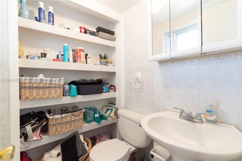 Condominio en venta en Miami Beach, Florida, 1 dormitorio, 71.35 m2 № 2025372 - foto 15