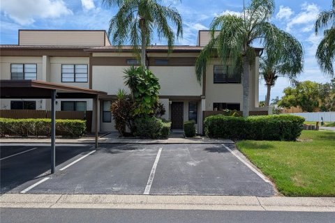 Townhouse in Seminole, Florida 3 bedrooms, 124.02 sq.m. № 2317390
