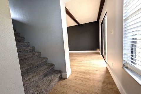Adosado en venta en Seminole, Florida, 3 dormitorios, 124.02 m2 № 2317390 - foto 5