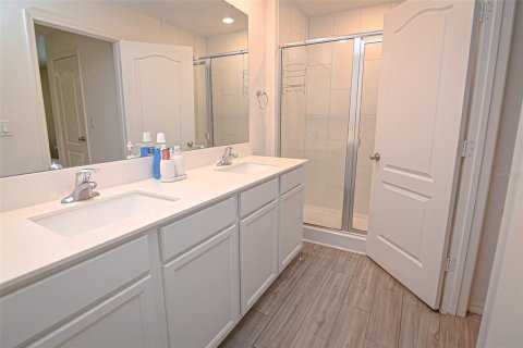 Adosado en venta en Kissimmee, Florida, 2 dormitorios, 134.24 m2 № 1910769 - foto 15