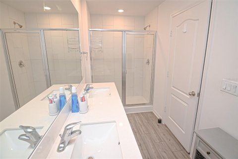 Adosado en venta en Kissimmee, Florida, 2 dormitorios, 134.24 m2 № 1910769 - foto 17