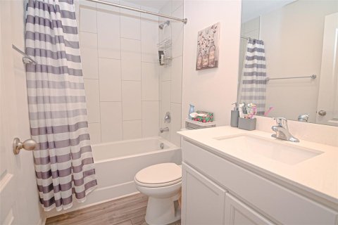 Adosado en venta en Kissimmee, Florida, 2 dormitorios, 134.24 m2 № 1910769 - foto 8
