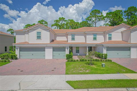 Adosado en venta en Kissimmee, Florida, 2 dormitorios, 134.24 m2 № 1910769 - foto 1