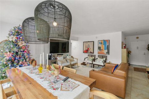 Condominio en venta en Key Biscayne, Florida, 2 dormitorios, 101.26 m2 № 1982980 - foto 3