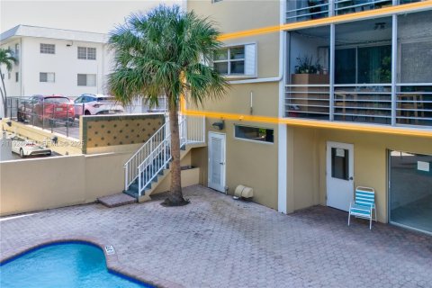 Condominio en venta en Key Biscayne, Florida, 2 dormitorios, 101.26 m2 № 1982980 - foto 24