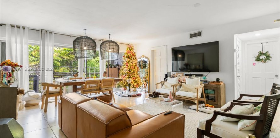 Condominio en Key Biscayne, Florida, 2 dormitorios № 1982980