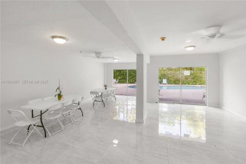 Condominio en venta en Key Biscayne, Florida, 2 dormitorios, 101.26 m2 № 1982980 - foto 17