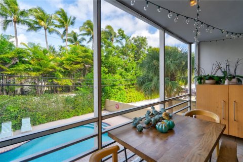 Condominio en venta en Key Biscayne, Florida, 2 dormitorios, 101.26 m2 № 1982980 - foto 8