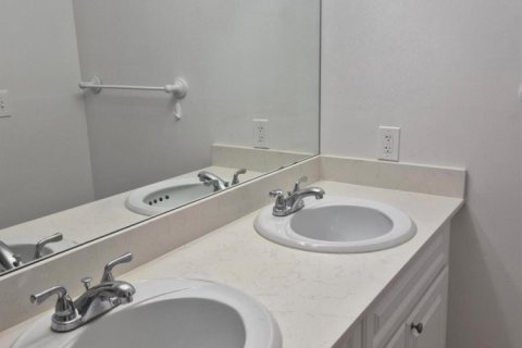 Condo in Delray Beach, Florida, 1 bedroom № 2181908 - photo 9
