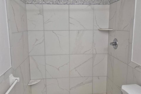 Condo in Delray Beach, Florida, 1 bedroom № 2181908 - photo 8