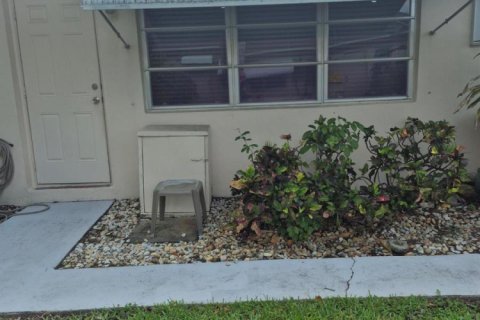 Condo in Delray Beach, Florida, 1 bedroom № 2181908 - photo 13