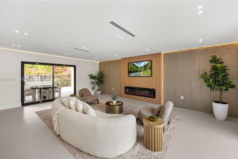 Villa ou maison à vendre à Miami, Floride: 5 chambres, 303.51 m2 № 2084811 - photo 22