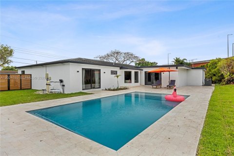 Villa ou maison à Miami, Floride 5 chambres, 303.51 m2 № 2084811
