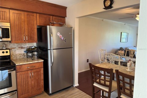 Condominio en alquiler en Belleair, Florida, 1 dormitorio, 81.01 m2 № 1723826 - foto 7