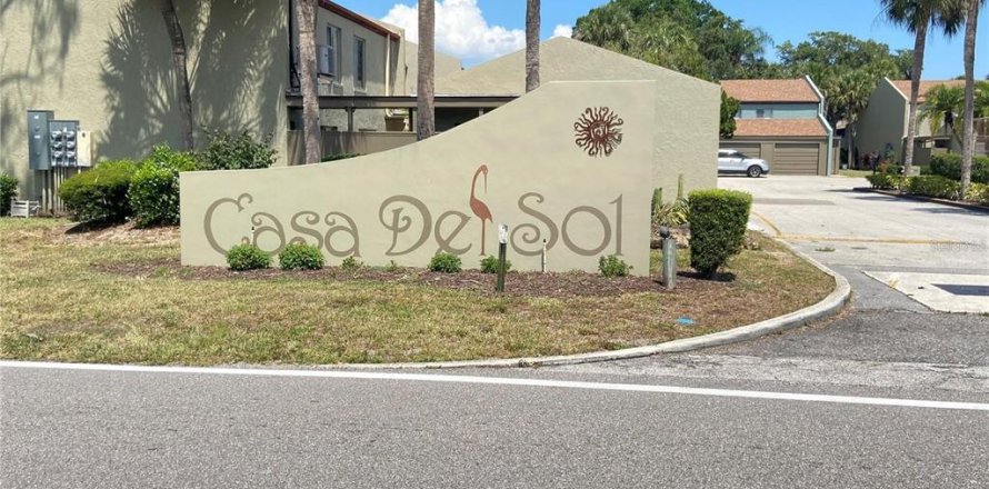 Adosado en Winter Haven, Florida 2 dormitorios, 110 m2 № 2279766