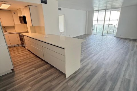 Copropriété à louer à Miami, Floride: 1 chambre, 81.29 m2 № 1996292 - photo 3