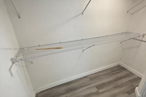 Copropriété à louer à Miami, Floride: 1 chambre, 81.29 m2 № 1996292 - photo 8