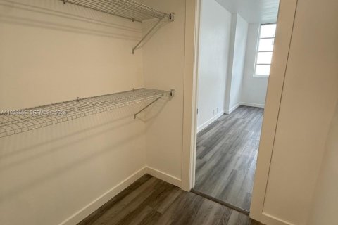 Copropriété à louer à Miami, Floride: 1 chambre, 81.29 m2 № 1996292 - photo 12