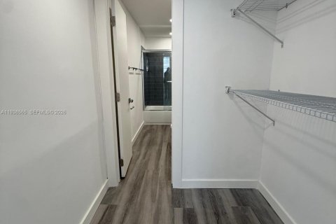 Copropriété à louer à Miami, Floride: 1 chambre, 81.29 m2 № 1996292 - photo 13
