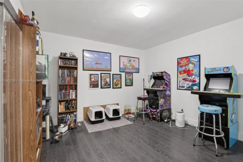 Condo in Hialeah, Florida, 2 bedrooms  № 1967821 - photo 10