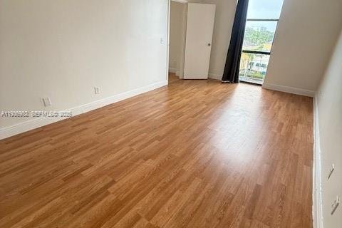 Condo in North Miami, Florida, 2 bedrooms  № 1994822 - photo 4