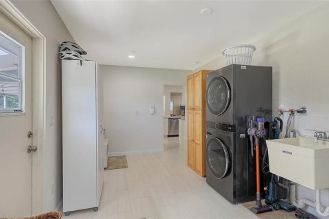 House in Sarasota, Florida 3 bedrooms, 208.38 sq.m. № 1618000 - photo 24