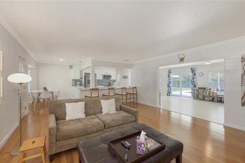 House in Sarasota, Florida 3 bedrooms, 208.38 sq.m. № 1618000 - photo 8