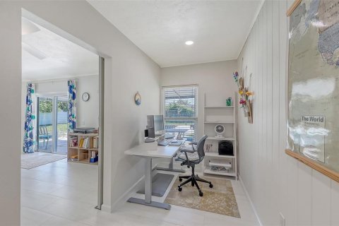 House in Sarasota, Florida 3 bedrooms, 208.38 sq.m. № 1618000 - photo 14