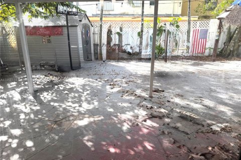 House in Miami, Florida 4 bedrooms, 165.74 sq.m. № 1965293 - photo 19