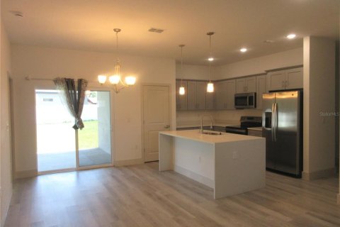 Villa ou maison à louer à Ocala, Floride: 4 chambres, 142.42 m2 № 2403145 - photo 4